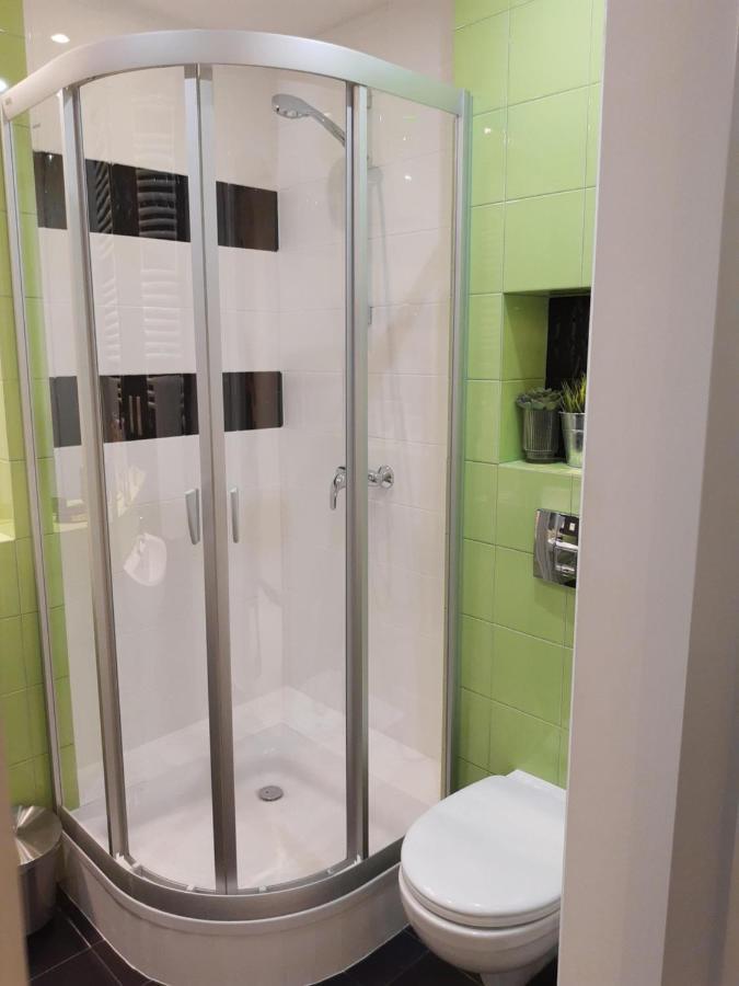Klimatyzowany apartament przy Dworcu Głównym Kraków Zewnętrze zdjęcie